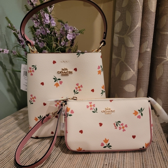 Coach Nolita 19 with heart Petal print in white - Picture 11 of 11